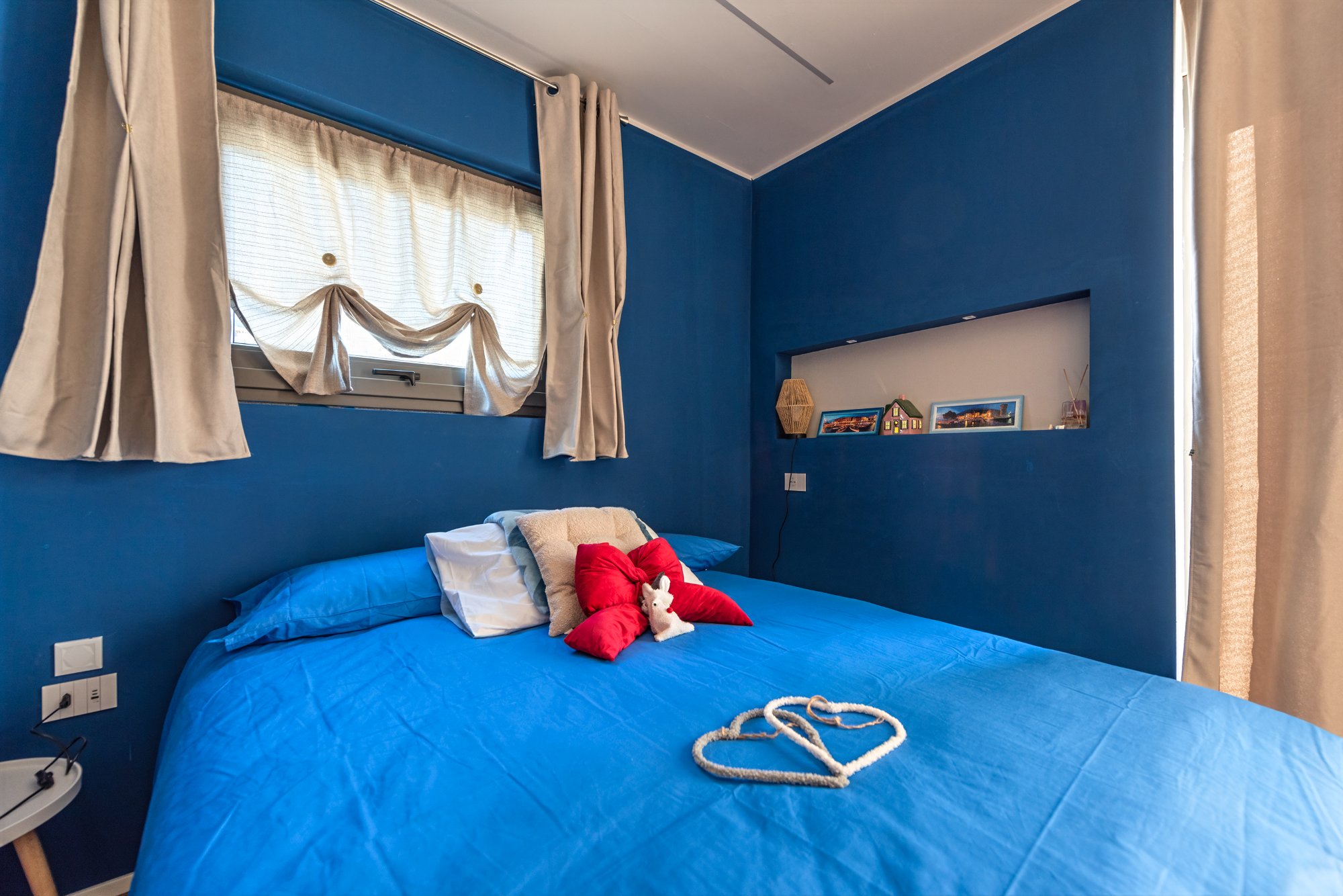 Camera Superior 2 — letto blu