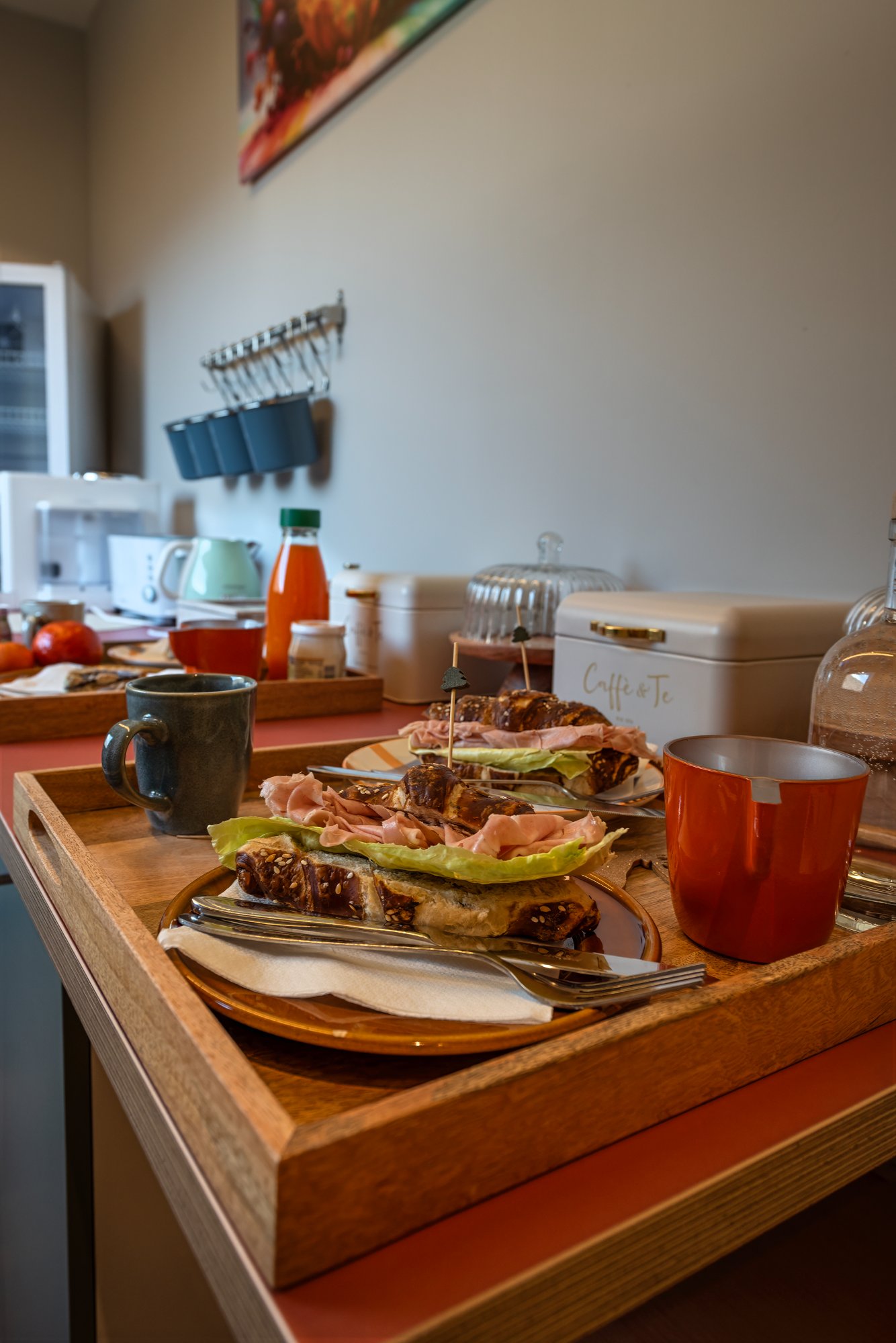 Cucina colazione con vassoio